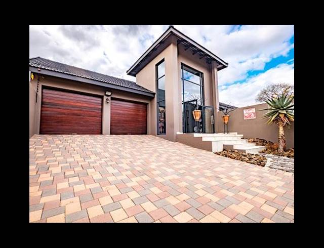 3 BEDROOM HOUSE FOR SALE IN ALBERANTE